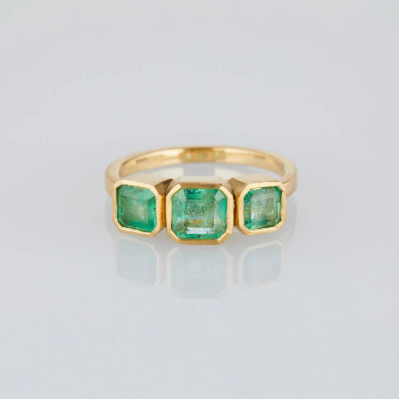 Handmade Pearl Jewelry For Timeless Elegance ER27-OOAK | 1.87 Carat One-of-a-Kind Emerald Ring Handmade Pearl Jewelry For Timeless Elegance ER27-OOAK | 1.87 Carat One-of-a-Kind Emerald Ring