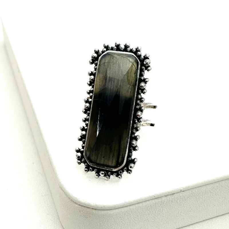 Big Discounts On Elegant Jewelry Collections Brilliant Baguettes Rings- Labradorite