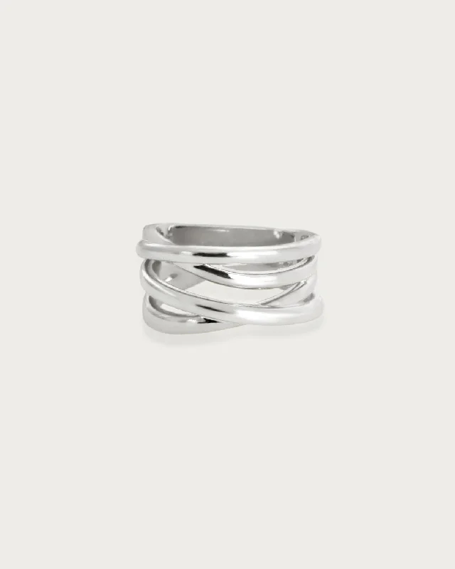 Elevate Your Outfit With Discounted Statement Jewelry Criss Cross Ring in Silver