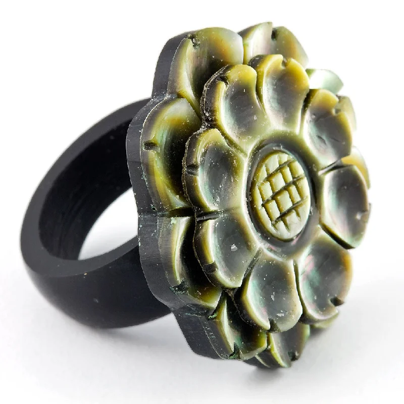 Chic And Stylish Jewelry At Exclusive Prices Flower Shell Ring