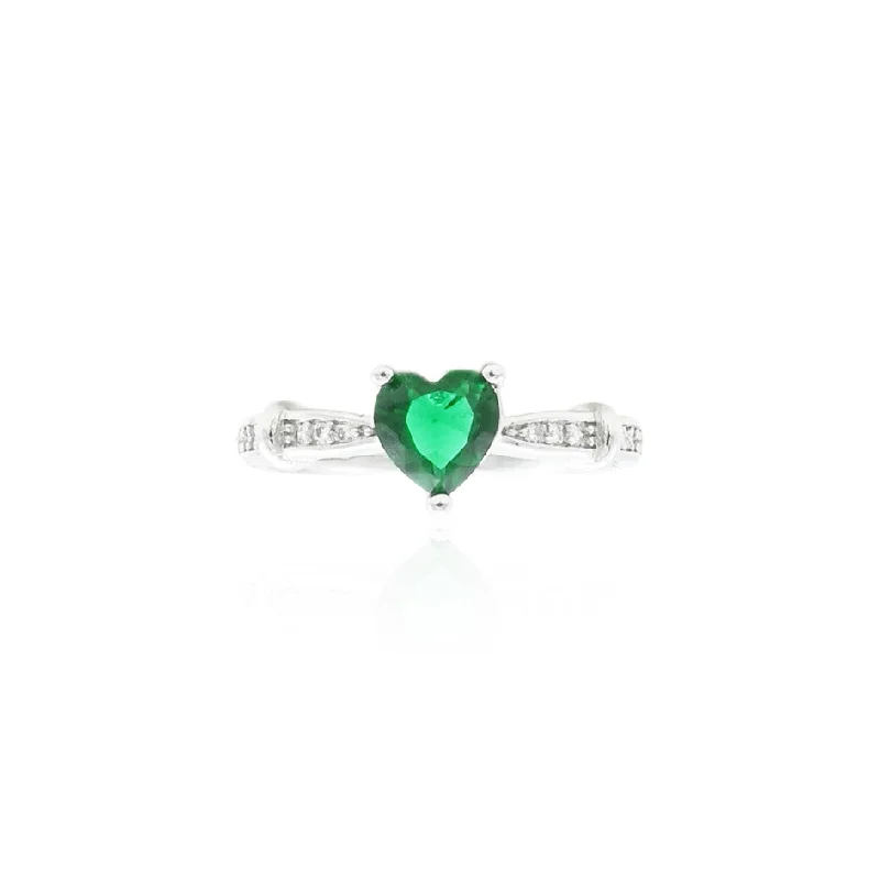 Versatile Layering Jewelry For Effortless Chic Silver Green Heart Gemstone Ring