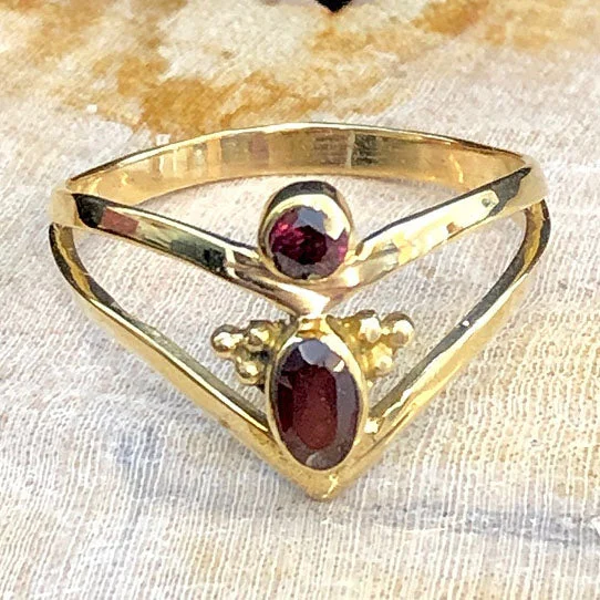 Premium Jewelry At Special Low Prices For A Limited Time <span>RBR-050<span>: </span></span>Ruby Empress Ring - Brass Premium Jewelry At Special Low Prices For A Limited Time <span>RBR-050<span>: </span></span>Ruby Empress Ring - Brass