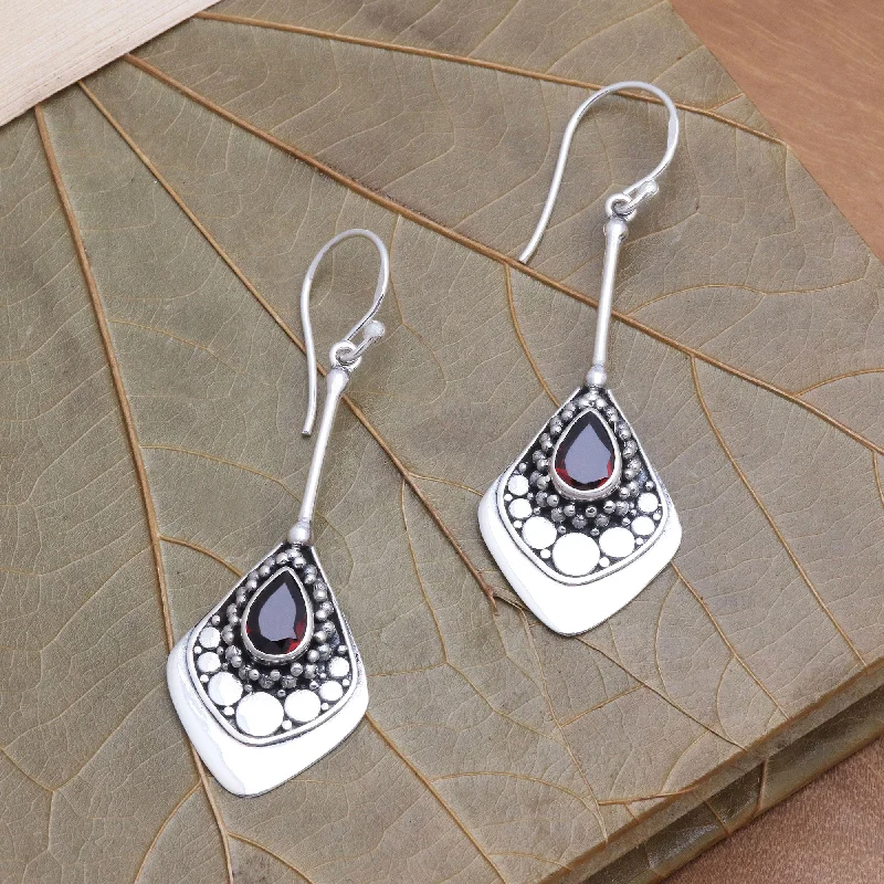 Special Jewelry Deals – Upgrade Your Collection Elegant Arrangement Garnet and Sterling Silver Dangle Earrings
