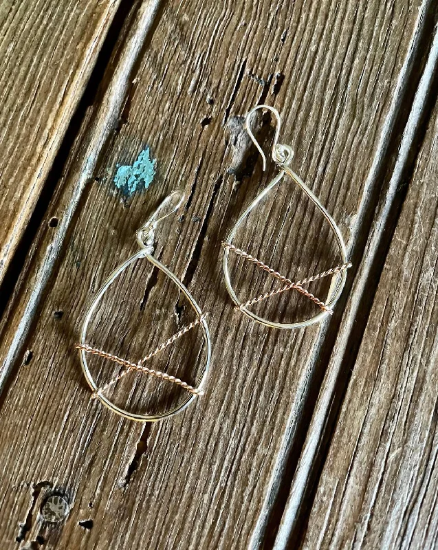 Shop Dazzling Jewelry With Special Promotional Discounts Teardrop Earrings In Silver And Copper Shop Dazzling Jewelry With Special Promotional Discounts Teardrop Earrings In Silver And Copper
