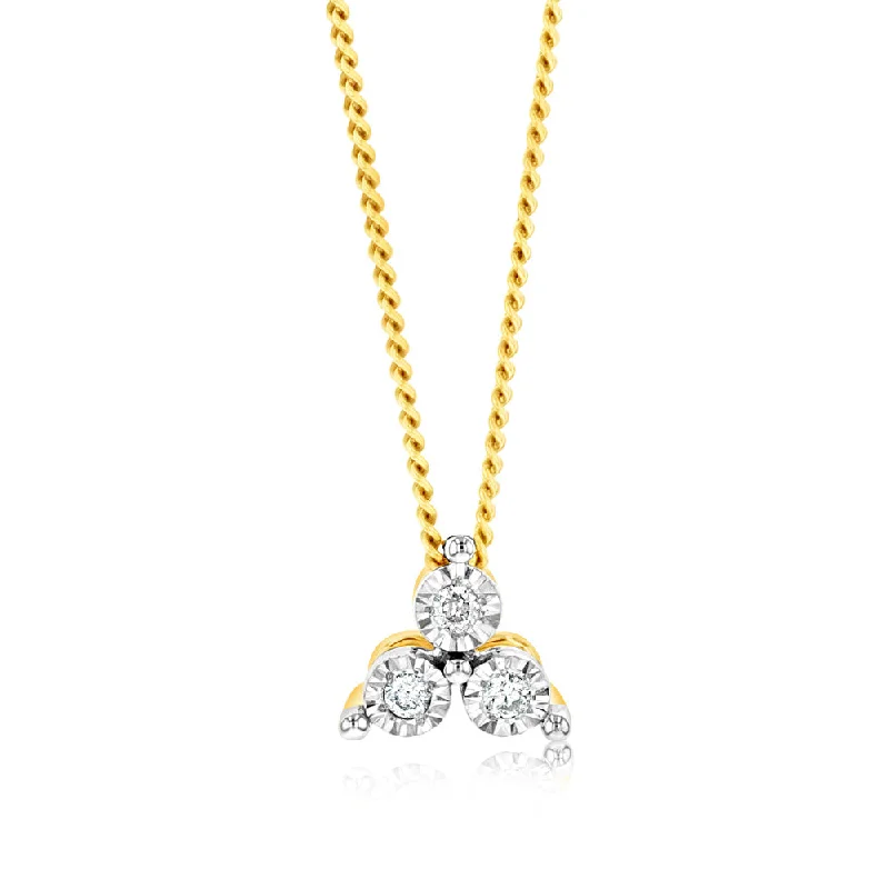 Exclusive Jewelry Markdowns – Limited-Time Offer 9ct Yellow Gold 0.05 Carat Diamond Pendant with 3 Diamonds