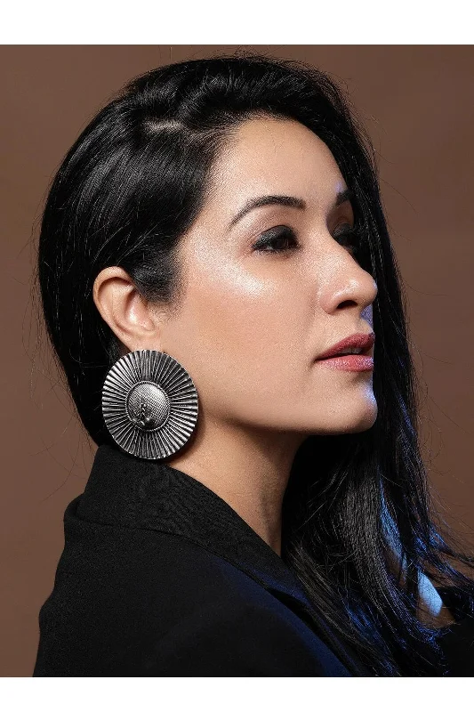 Luxury Jewelry Sale – Elegant Styles At Unbeatable Prices Rubans Silver Plated Handcrafted Oxidised Stud Earrings Luxury Jewelry Sale – Elegant Styles At Unbeatable Prices Rubans Silver Plated Handcrafted Oxidised Stud Earrings