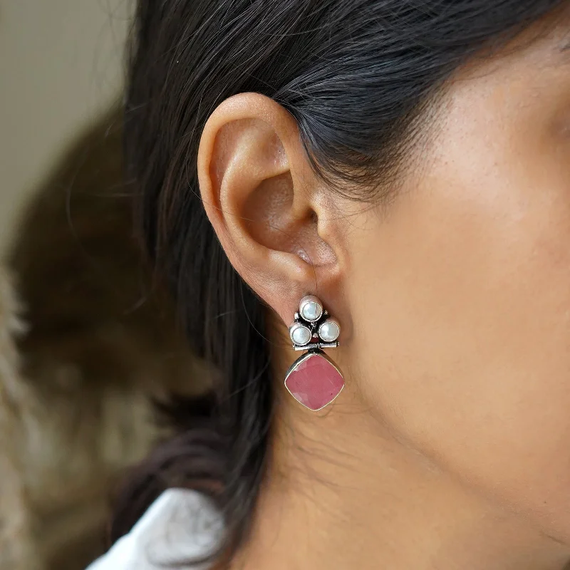 Exclusive Gemstone Jewelry Markdowns – Shop Now Teejh Delisha Pink Stone Silver Oxidised Stud Earrings Exclusive Gemstone Jewelry Markdowns – Shop Now Teejh Delisha Pink Stone Silver Oxidised Stud Earrings