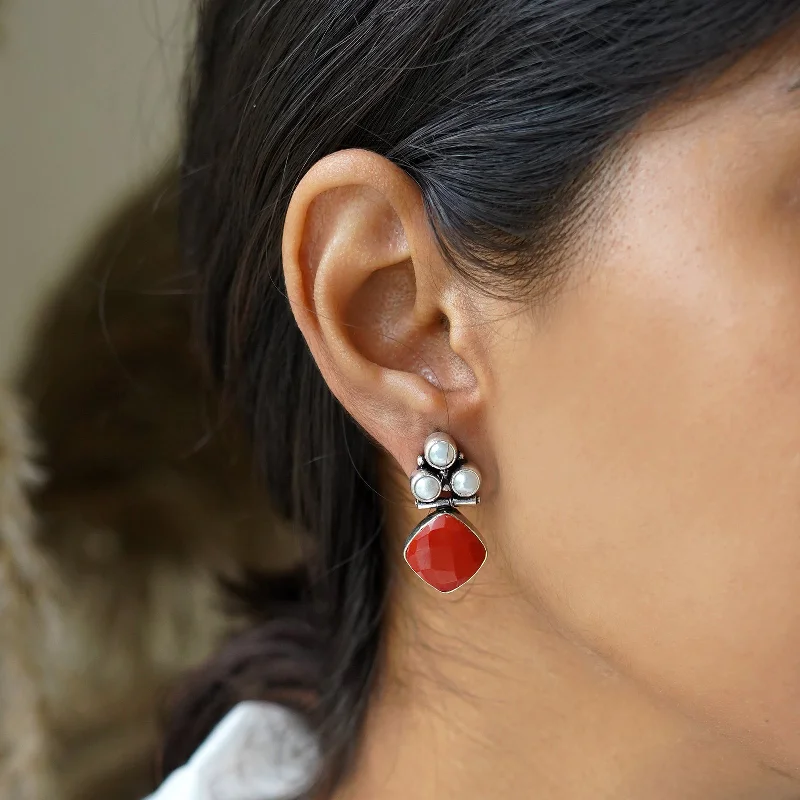 Stunning Statement Jewelry, Unbeatable Discounts Teejh Delisha Red Stone Silver Oxidised Stud Earrings Stunning Statement Jewelry, Unbeatable Discounts Teejh Delisha Red Stone Silver Oxidised Stud Earrings