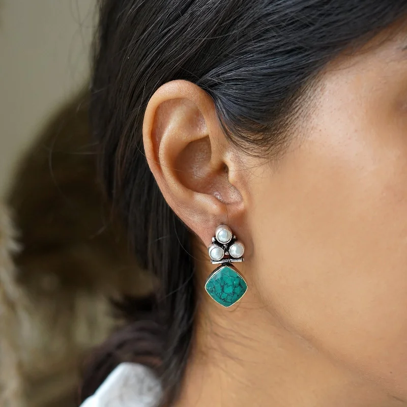 Premium Diamond Jewelry At Once-In-A-Lifetime Discounts Teejh Delisha Turquoise Stone Silver Oxidised Stud Earrings Premium Diamond Jewelry At Once-In-A-Lifetime Discounts Teejh Delisha Turquoise Stone Silver Oxidised Stud Earrings