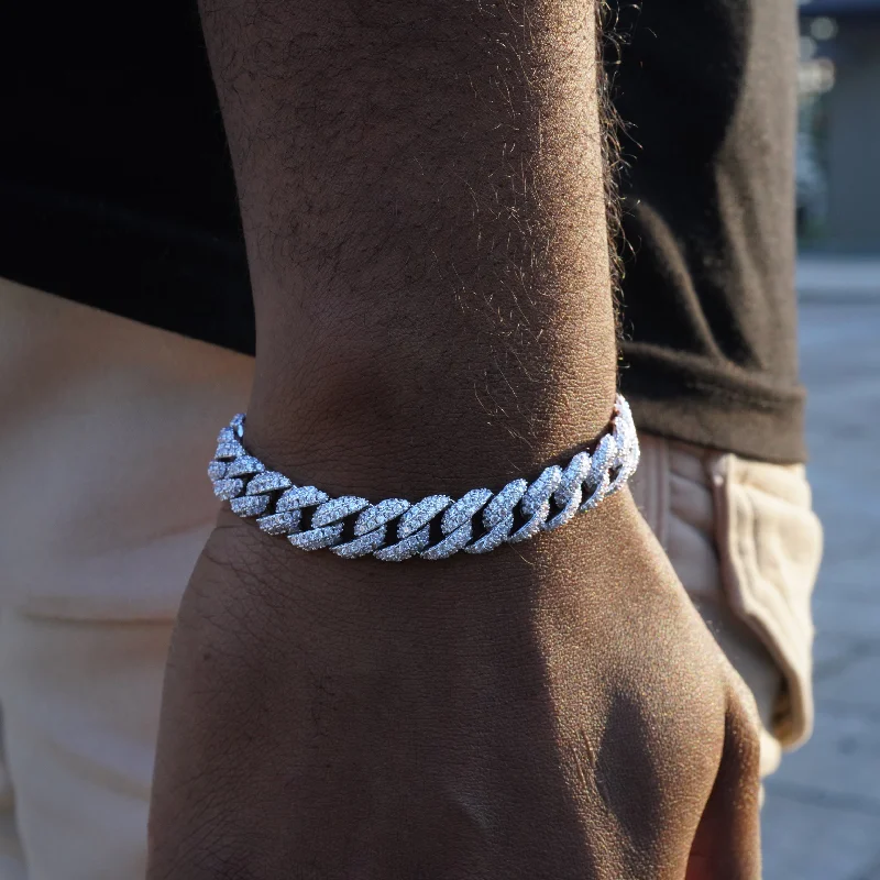 Modern Jewelry At Exclusive Discounts – Shop Today Cuban Link Bracelet (10MM) In White Gold Modern Jewelry At Exclusive Discounts – Shop Today Cuban Link Bracelet (10MM) In White Gold