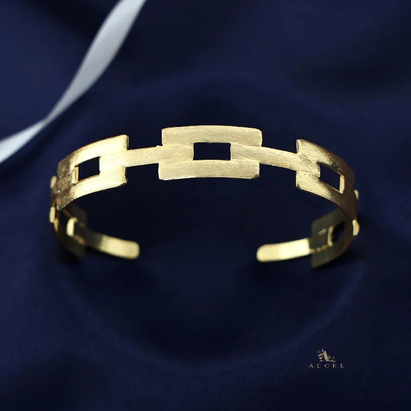 Everyday Jewelry Essentials Now On Sale Golden Textured Rectangle Bangle