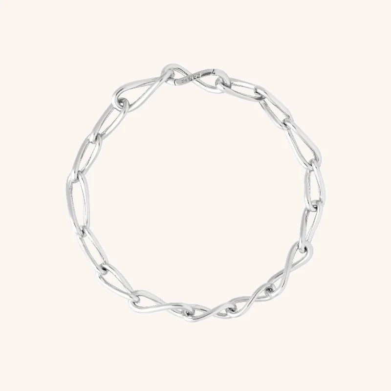 Elegant Rose Gold Jewelry For A Stylish Touch Infinite Chain Bracelet in Silver