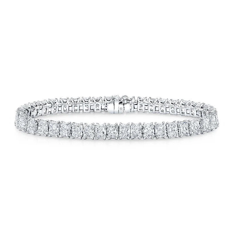Discounted Jewelry For A Glamorous Look Radiant-Cut Diamond North-South Bracelet in 18kt White Gold Discounted Jewelry For A Glamorous Look Radiant-Cut Diamond North-South Bracelet in 18kt White Gold