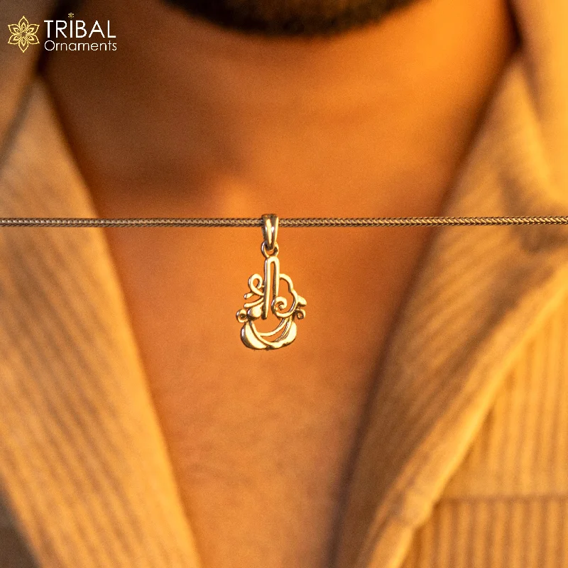 Customized Silver Jewelry For Unique Style 925 sterling silver handmade stylish design small shri/shree pendant best gifting jewelry religious pendant custom jewelry ssp1714